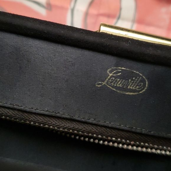 vintage velvet finish chain handbag - Picture 11 of 12